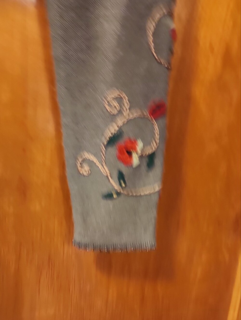 Susan Bristol Green Cardigan with Embroidered Deer and Floral Accents Medium - Picture 7 of 12